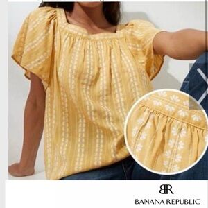 Banana Republic yellow flutter sleeve top Size M